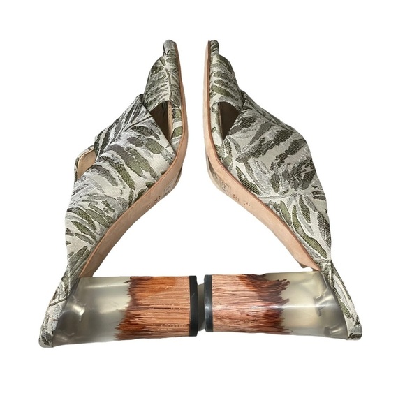 Pour La Victoire Sandals 8.5 Resort Jungle Harley Lucite Block Heel Slip On PLV - Picture 8 of 11